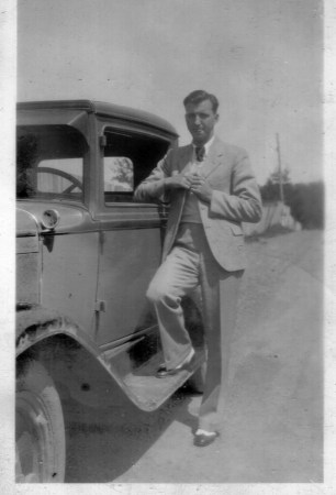 maurice-shock-and-his-old-car-2nd-view-early-1930s